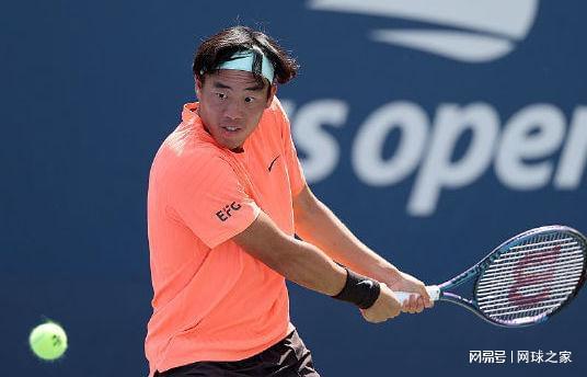 同时将硬地, 西格蒙德 同时将硬地, 西格蒙德