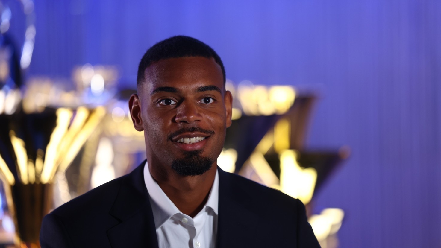 国青队踢球 国青队踢球