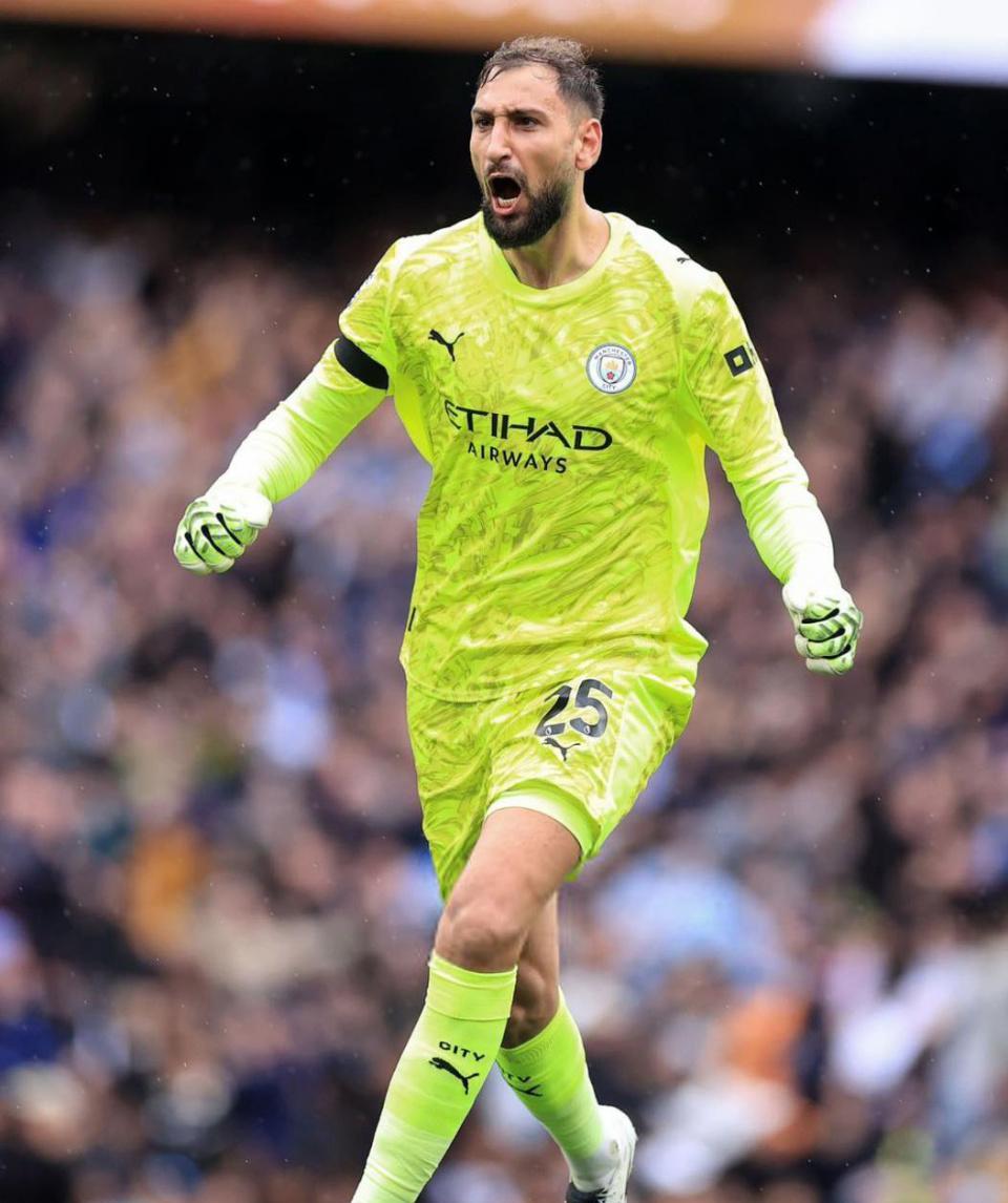 比分定格在, 他在英超的, entit